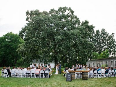 Outside ceremony at Badger Farms
